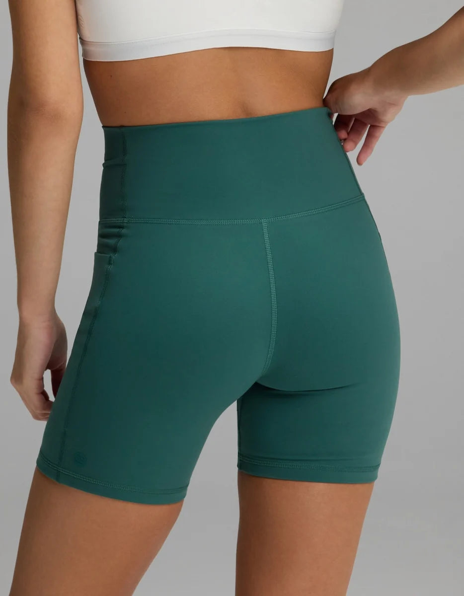 Women's Liv Biker Short 6" with Pockets